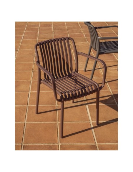 Silla apilable de exterior Isabellini marrón - Kave Home