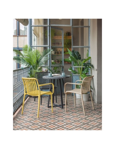 Silla apilable de exterior Isabellini beige - Kave Home