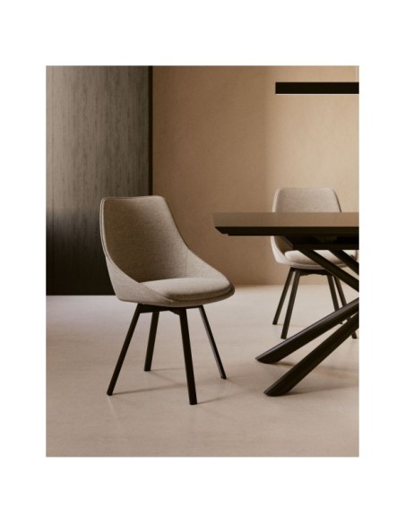 Silla giratoria Jenna gris claro y patas de acero acabado negro FSC 100% - Kave Home