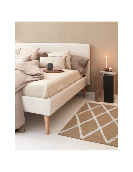Mesa auxiliar Kwango de madera maciza de teca y metal 29 x 45 cm - Kave Home
