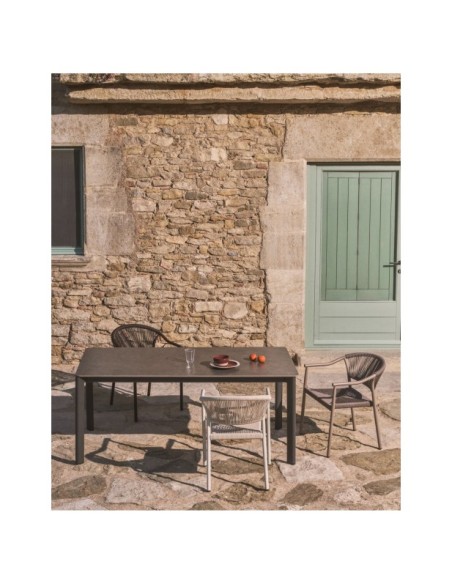 Silla apilable de exterior Livadia de aluminio crudo - Kave Home
