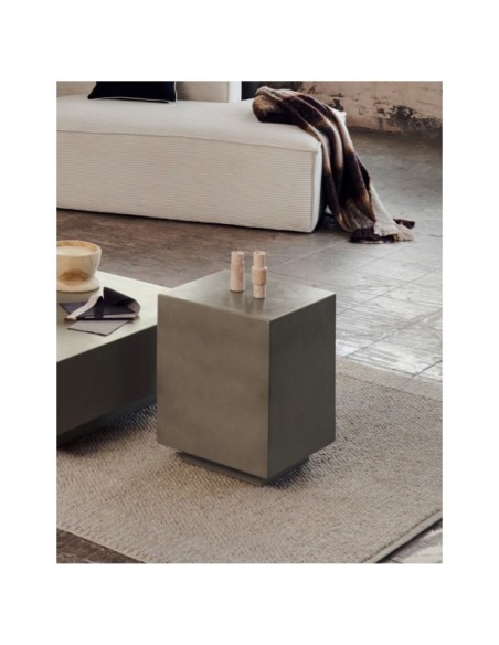 Mesa auxiliar Rustella de cemento 35 x 35 cm - Kave Home