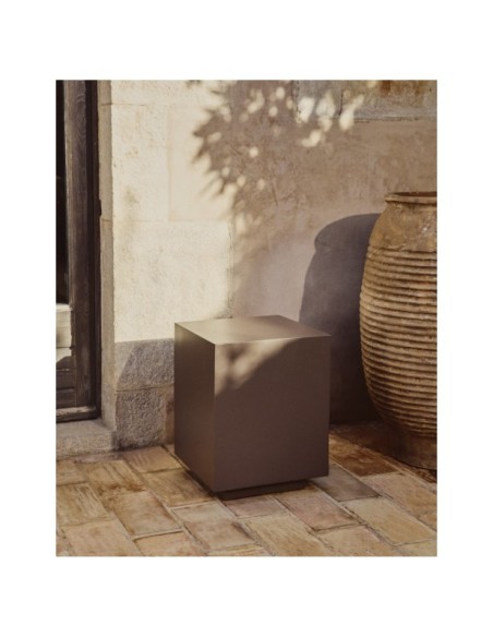 Mesa auxiliar Rustella de cemento marrón 35 x 35 cm - Kave Home