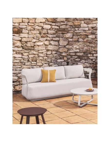 Sofá Tamaris 3 plazas de aluminio color crudo 217 cm - Kave Home