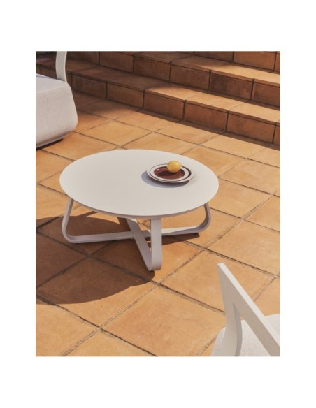 Mesa de centro de exterior Tamaris de aluminio color crudo Ø80 cm - Kave Home