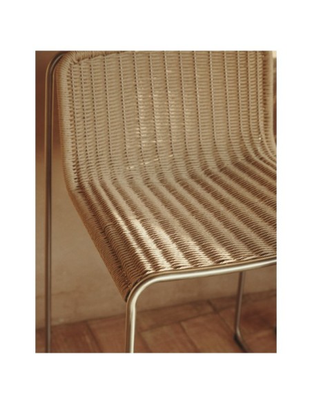 Taburete apilable Tavari de cuerda sintética beige y acero inoxidable AISI 304 efecto cepillado 65 cm - Kave Home