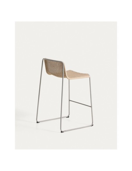 Taburete apilable Tavari de cuerda sintética beige y acero inoxidable AISI 304 efecto cepillado 75 cm - Kave Home