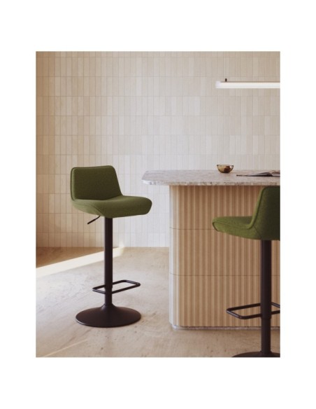 Taburete Zenda de chenilla verde oscuro y acero negro mate altura 81-102 cm FSC 100% - Kave Home