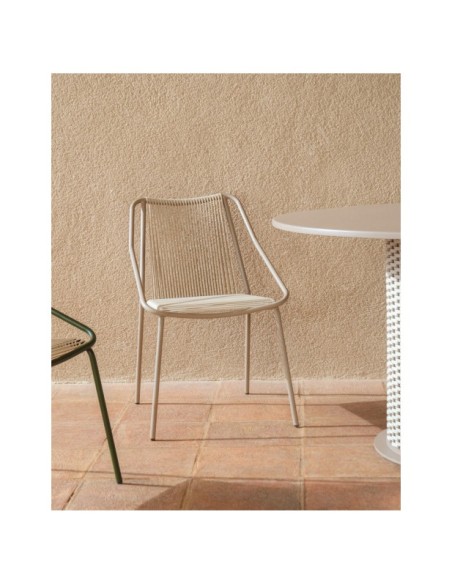 Silla apilable de exterior Zivia de cuerda crudo y acero galvanizado topo - Kave Home