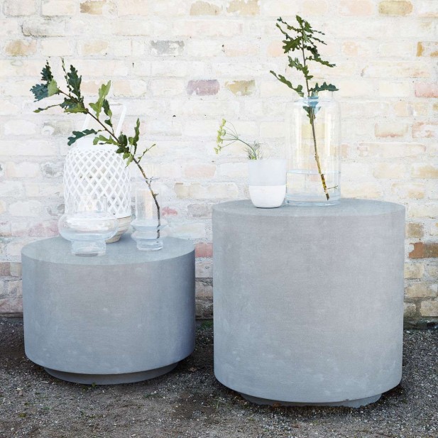 Mesa Auxiliar OUT 35 cm Alto, Hormigón Gris. Vackart Mesa Auxiliar OUT 35 cm Alto, Hormigón Gris. Vackart