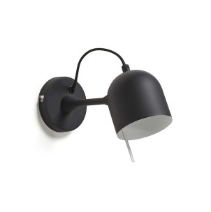 Aplique LUCILLA metal negro Kave Home. Diseño nórdico en Vackart