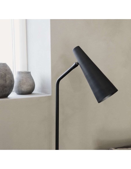 Lámpara de Pie PRECISE, Negro Mate - House Doctor. Vackart