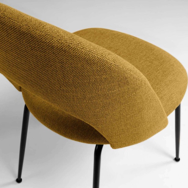 Silla MAHALIA, Textil Mostaza / Metal Negro - Kave Home. Vackart