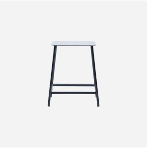 Taburete Bajo RAG 50 cm, Metal Negro - House Doctor. Los modernos y exclusivos taburetes de diseño nórdico de House Doctor en Vackart, tu tienda de diseño.