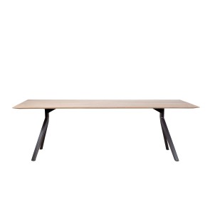 Mesa MAJESTI 240x100 de Comedor, Teca Reciclada / Hierro - Dareels. Las originales y exclusivas mesas de diseño de Dareels en Vackart, tu tienda de diseño online.