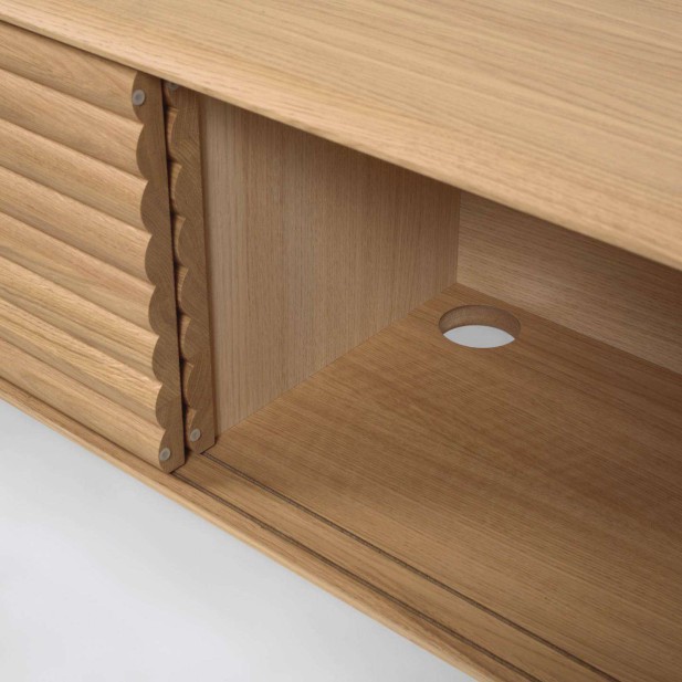 Mueble TV Lenon 200 x 57 cm de madera maciza y chapa de roble  - Kave Home