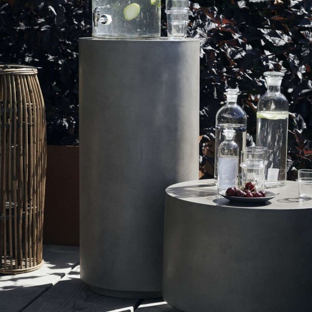 Pedestal OUT 76 cm Alto, Hormigón Gris - House Doctor. Vackart