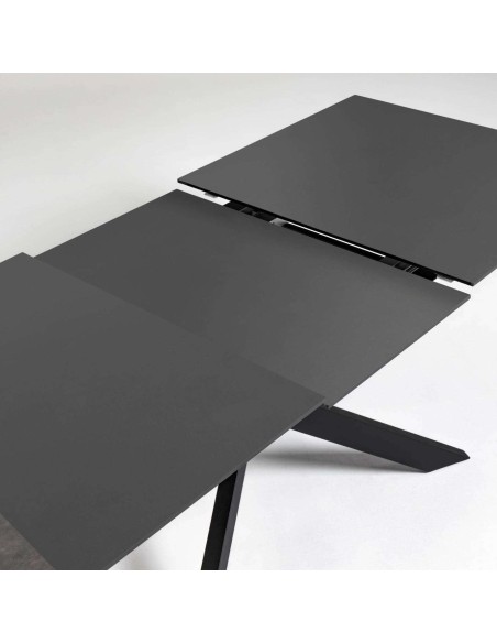 Mesa extensible Atminda 160 (210) x 90 cm cristal patas de acero acabado negro - Kave Home