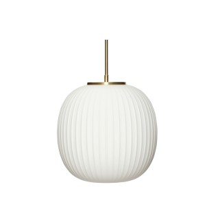Lámpara de Techo SERENE Ø32 cm, Cristal Opal / Latón - Hübsch. Vackart ilumina tus espacios con las exclusivas lámparas de diseño escandinavo de Hübsch.