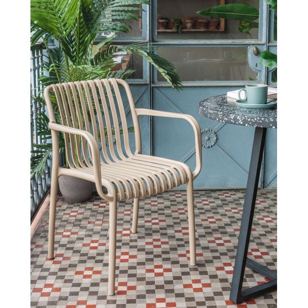 Silla con Brazos ISABELLINI, Plástico Beige - Kave Home. Vackart Silla con Brazos ISABELLINI, Plástico Beige - Kave Home. Vackart