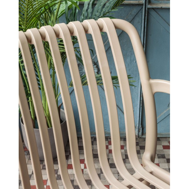 Silla con Brazos ISABELLINI, Plástico Beige - Kave Home. Vackart Silla con Brazos ISABELLINI, Plástico Beige - Kave Home. Vackart