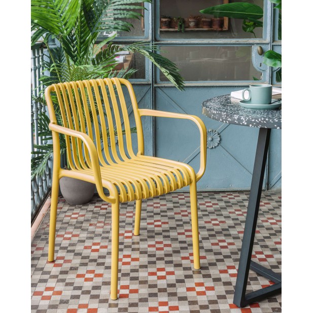 Silla con Brazos ISABELLINI, Plástico Amarillo - Kave Home. Vackart Silla con Brazos ISABELLINI, Plástico Amarillo - Kave Home. Vackart
