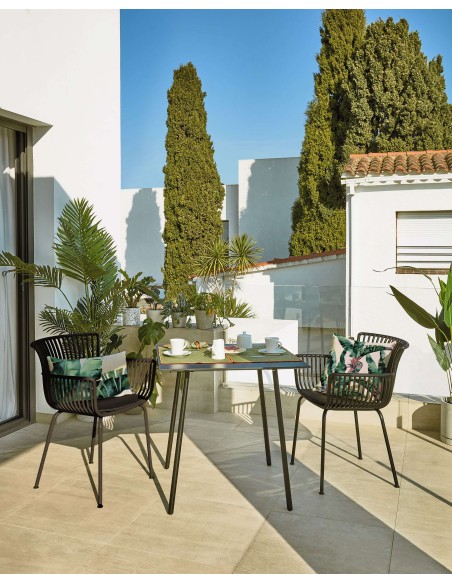 Silla con Brazos SURPIKA, Plástico Negro - Kave Home. Vackart