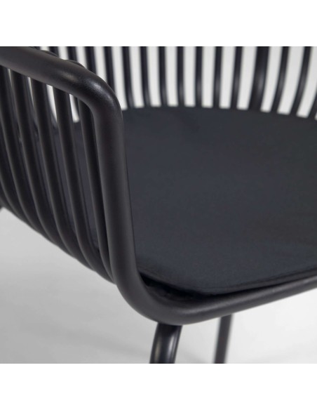 Silla con Brazos SURPIKA, Plástico Negro - Kave Home. Vackart