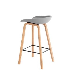 Taburete Alto MÅNEFRI 74 cm, Plástico Gris / Madera Natural. Vackart 2