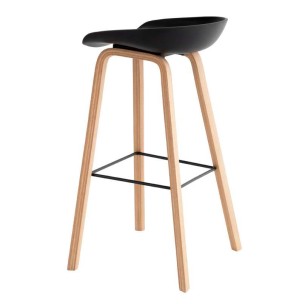 Taburete Alto MÅNEFRI 76 cm, Plástico Negro / Madera Natural. Vackart 2