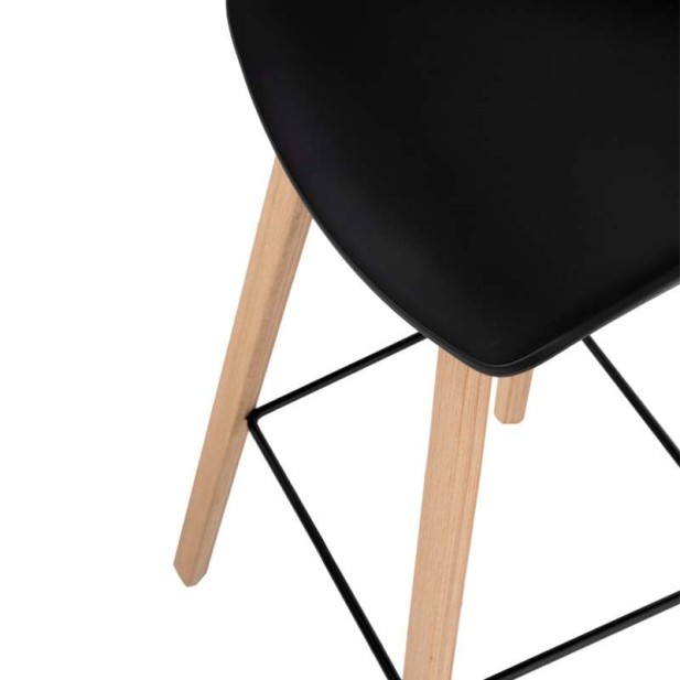 Taburete Alto MÅNEFRI 76 cm, Plástico Negro / Madera Natural. Vackart