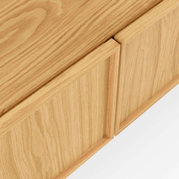 Mueble TV Taiana 112 x 51 cm 2 puertas chapa roble/acero negro - Kave Home