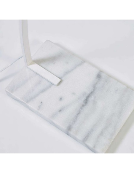 Lámpara de pie Juhe fresno/acero/mármol blanco - Kave Home