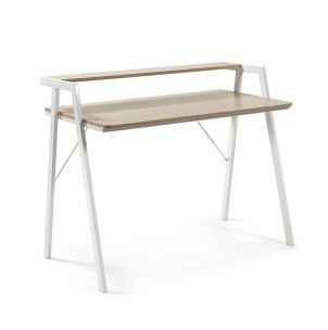 Escritorio AARHUS melamina natural/patas acero blanco 115 x 60 cm - Kave Home/Vackart. CC0871M46. Mesas de diseño en Vackart, la tienda de decoración.