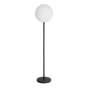 Lámpara de pie de exterior Dinesh acero negro - Kave Home; Vackart. AA8281S05. Los mejores muebles de diseño de la marca Kave Home