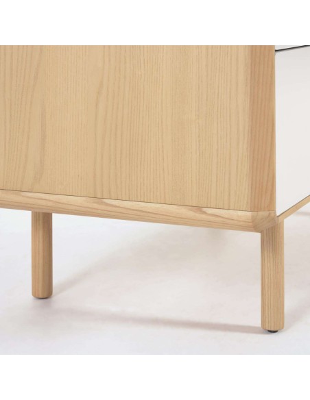 Mesita de noche Anielle de madera maciza y chapa de fresno 50 x 58,4 cm - Kave Home