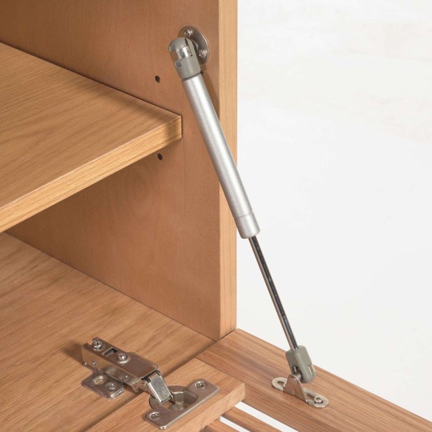 Mueble TV Beyla 2 puertas de madera maciza y chapa de roble 180x49,5 cm FSC 100% FSC 100% - Kave Home Mueble TV Beyla 2 puertas de madera maciza y chapa de roble 180x49,5 cm FSC 100% FSC 100% - Kave Home