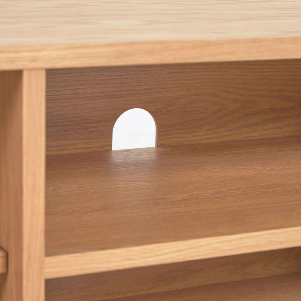 Mueble TV Beyla 2 puertas de madera maciza y chapa de roble 180x49,5 cm FSC 100% FSC 100% - Kave Home Mueble TV Beyla 2 puertas de madera maciza y chapa de roble 180x49,5 cm FSC 100% FSC 100% - Kave Home