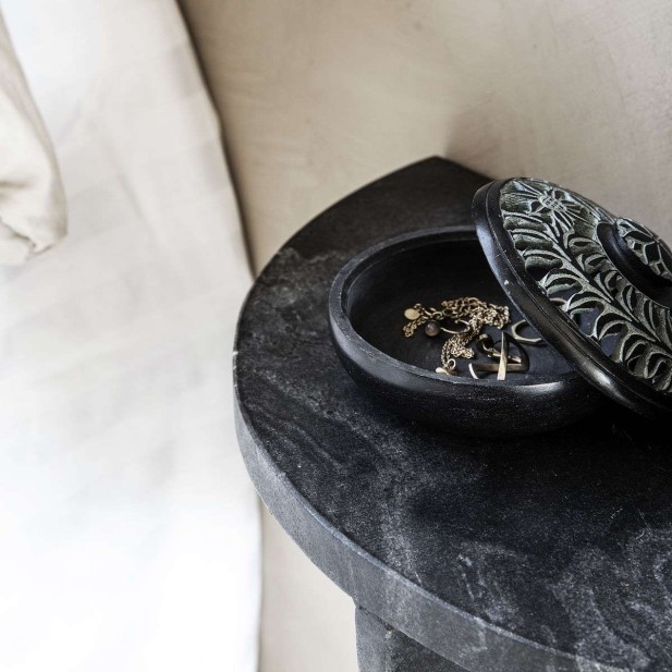 Mesita de Noche MEGA, Mármol Negro - House Doctor. Vackart