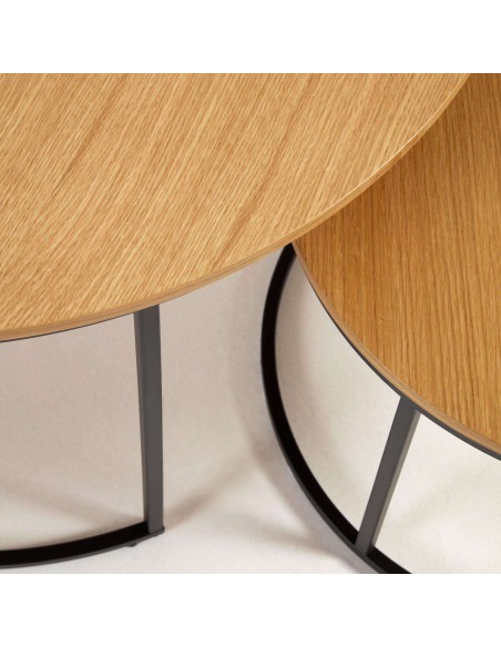 Set Yoana 2 mesas auxiliares nido Ø 80 cm/Ø 50 roble/metal negro - Kave Home