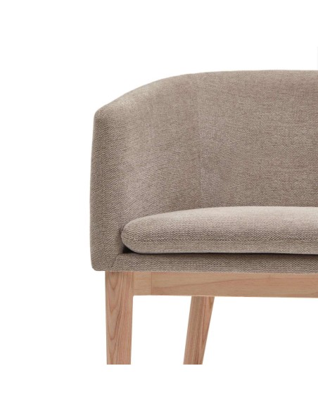 Silla Harlan chenilla marrón/patas fresno - Kave Home