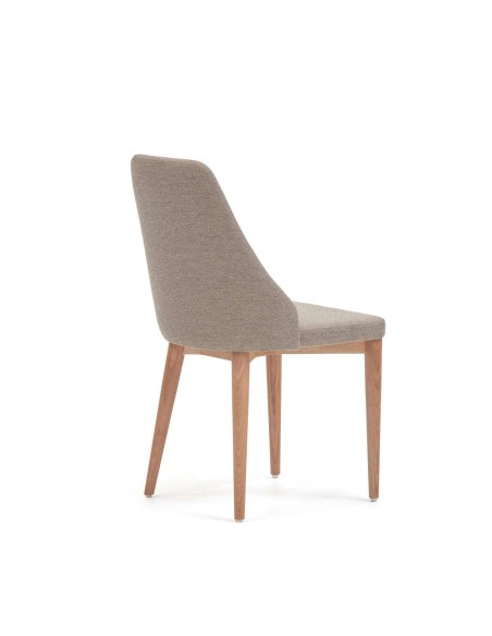 Silla Rosie chenilla marrón/patas fresno natural - Kave Home