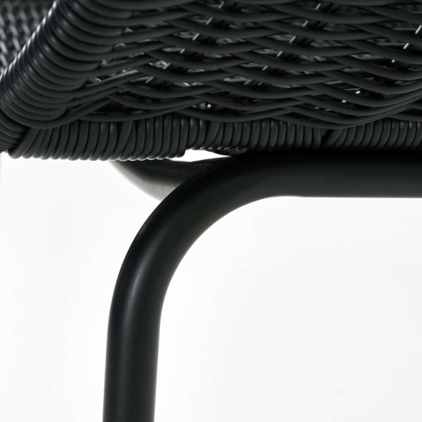 Silla con Brazos HAPUR, Ratán Sintético / Metal Negro - House Doctor. Vackart