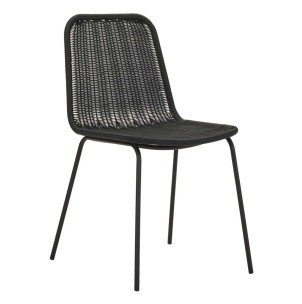 Silla de comedor HAPUR, Ratán Sintético / Metal Negro - House Doctor. Las exclusivas sillas de diseño nórdico de House Doctor en Vackart, tu tienda de diseño online.