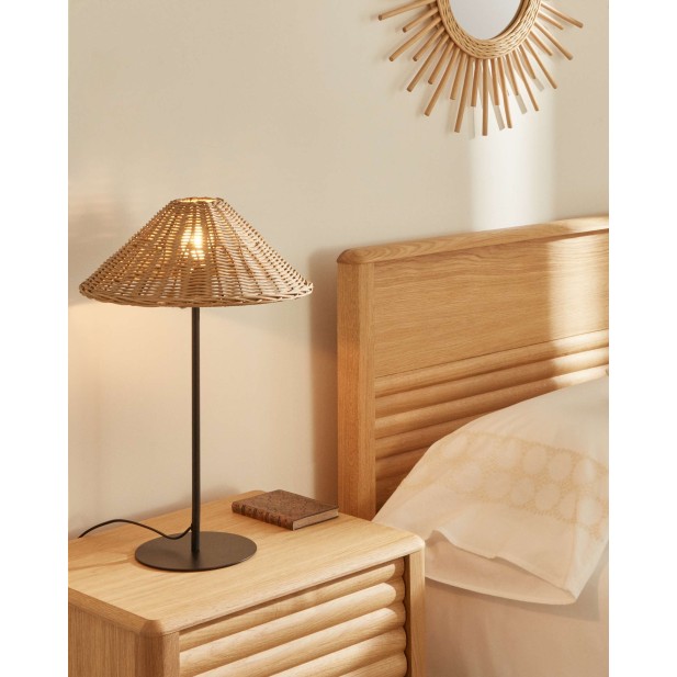 Lámpara de mesa Urania, ratán y metal negro - Kave Home; L0300042FN46