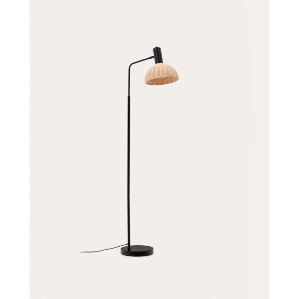 Lámpara de pie Damila de metal negro y ratán - Kave Home; AA8780FN01