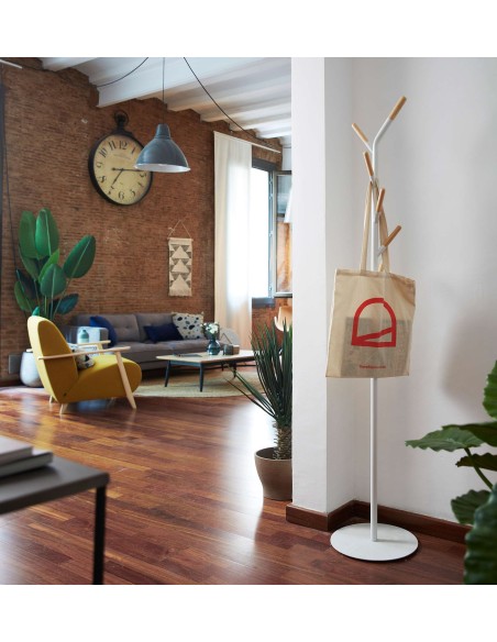 Perchero Nerb acero blanco, madera natural 175 cm - Kave Home; A784E05