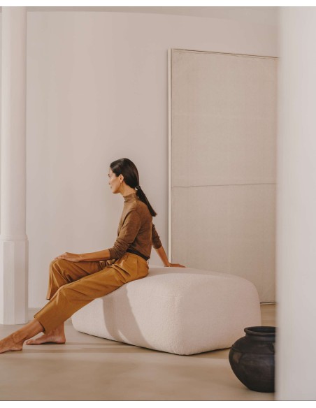 Reposapiés Martina de borreguito crudo 123 x 85 cm - Kave Home