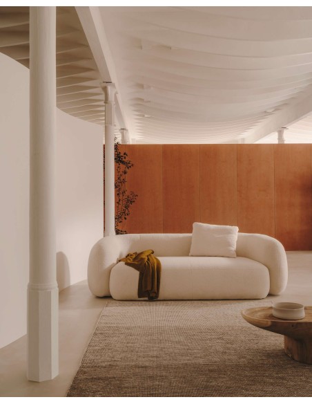 Reposapiés Martina de borreguito crudo 123 x 85 cm - Kave Home