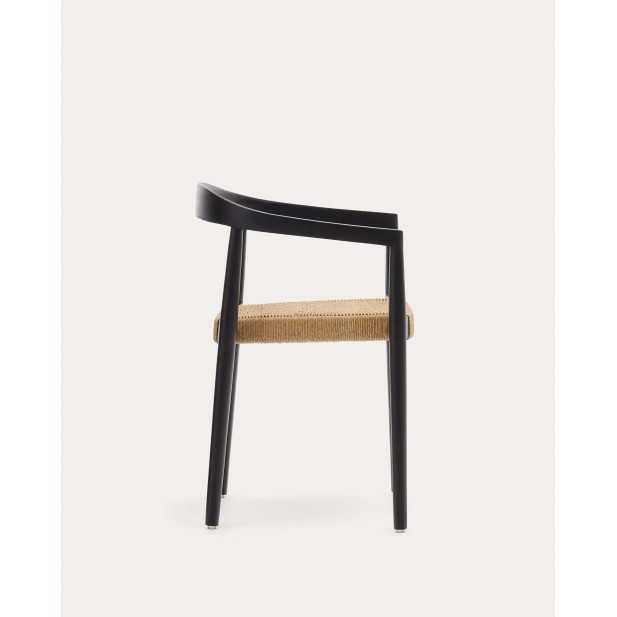 Silla exterior Ydalia, madera teca negra, ratán Kave Home J0600076SS46